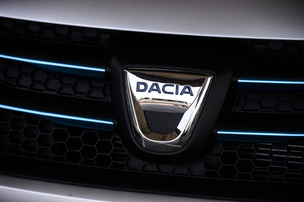 Salariul de bază brut al operatorilor Dacia crește cu 80 de lei de la 1 martie