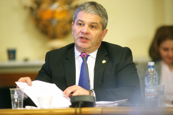 Florian Bodog, ministrul Sănătății: Pacienții români NU vor mai fi primiți la centrul de transplant din Viena