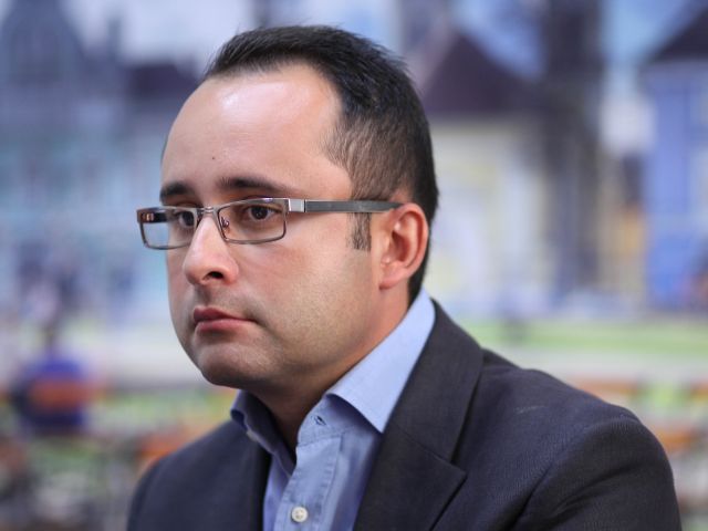 Bușoi, mesaj pentru Gabriela Firea privind iluminatul de Paște: Să fie aprinsă lumina din mintea sa