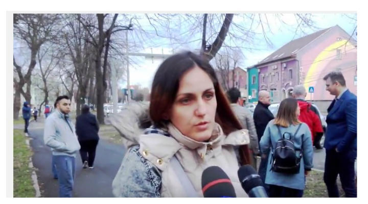 PROTESTUL mamelor! „Au fost trei copii într-un pat de spital, ceea este de neconceput. Mi-am luat imediat copilul acasă și am mers la un spital privat”