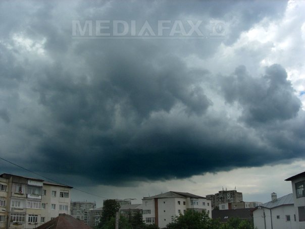 ALERTĂ meteo de vânt puternic și ninsori până vineri după-amiază