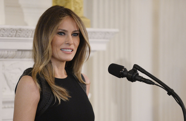 Melania Trump a găzduit primul său dejun oficial ca Primă Doamnă, cu ocazia Zilei Internaționale a Femeii: Sunt o imigrantă care a trăit sub comunism, așa că știu totul despre egalitate