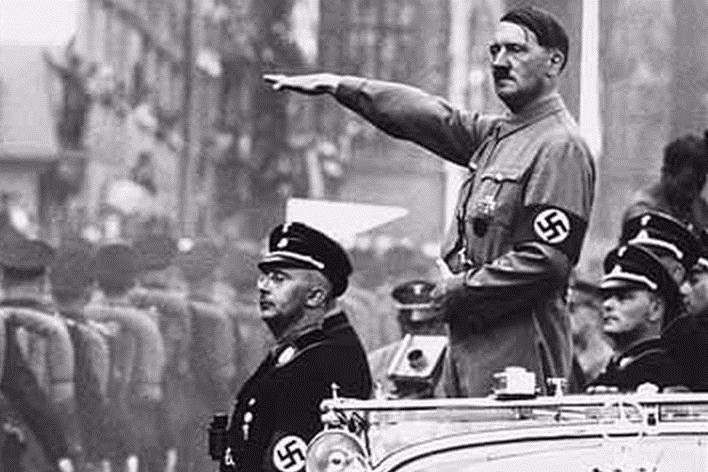 „Ultimul soldat" al lui Hitler face dezvăluiri despre minutele dinaintea sinuciderii Führerului. Ce a făcut liderul nazist în ultimele clipe de viață