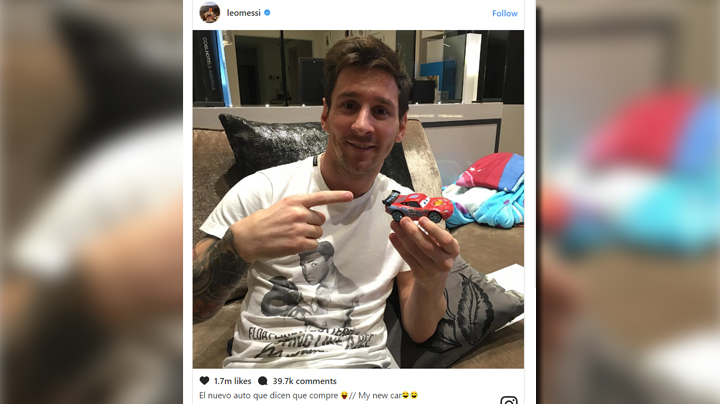 Messi i-a “furat” mașina de sub nas lui Cristiano Ronaldo. Suma gigantică cu care a cumpărat un Ferrari la licitație
