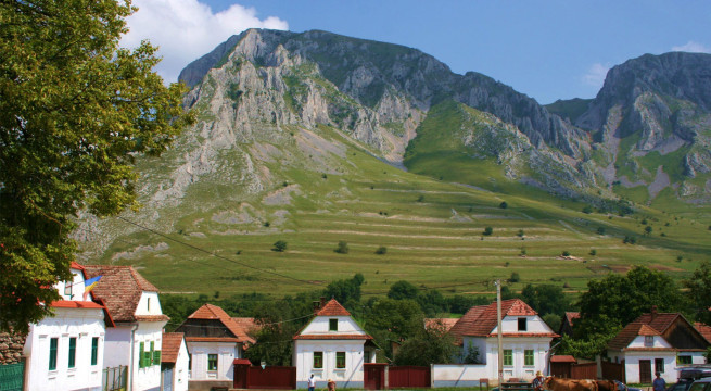 Satul din Transilvania unde soarele răsare de două ori