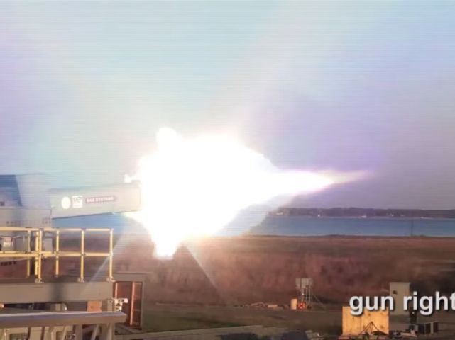 Armata SUA a creat un tun care propulsează proiectilele cu ajutorul unui câmp electromagnetic. ''Va schimba fața războiului''
