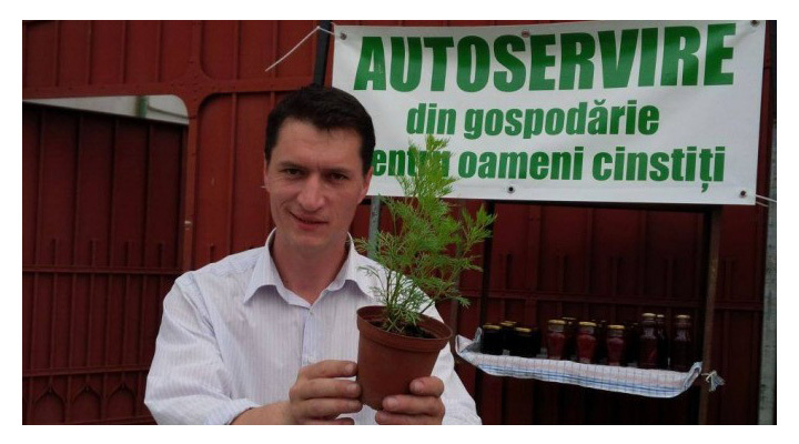 „Autoservirea din gospodărie pentru oameni cinstiți”. Cumperi ce vrei, plătești cât dorești. Nu există prețuri fixe