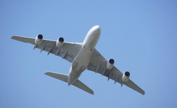 Cel puțin patru morți, în urma prăbușirii unui avion în apropierea unui supermarket la Lisabona