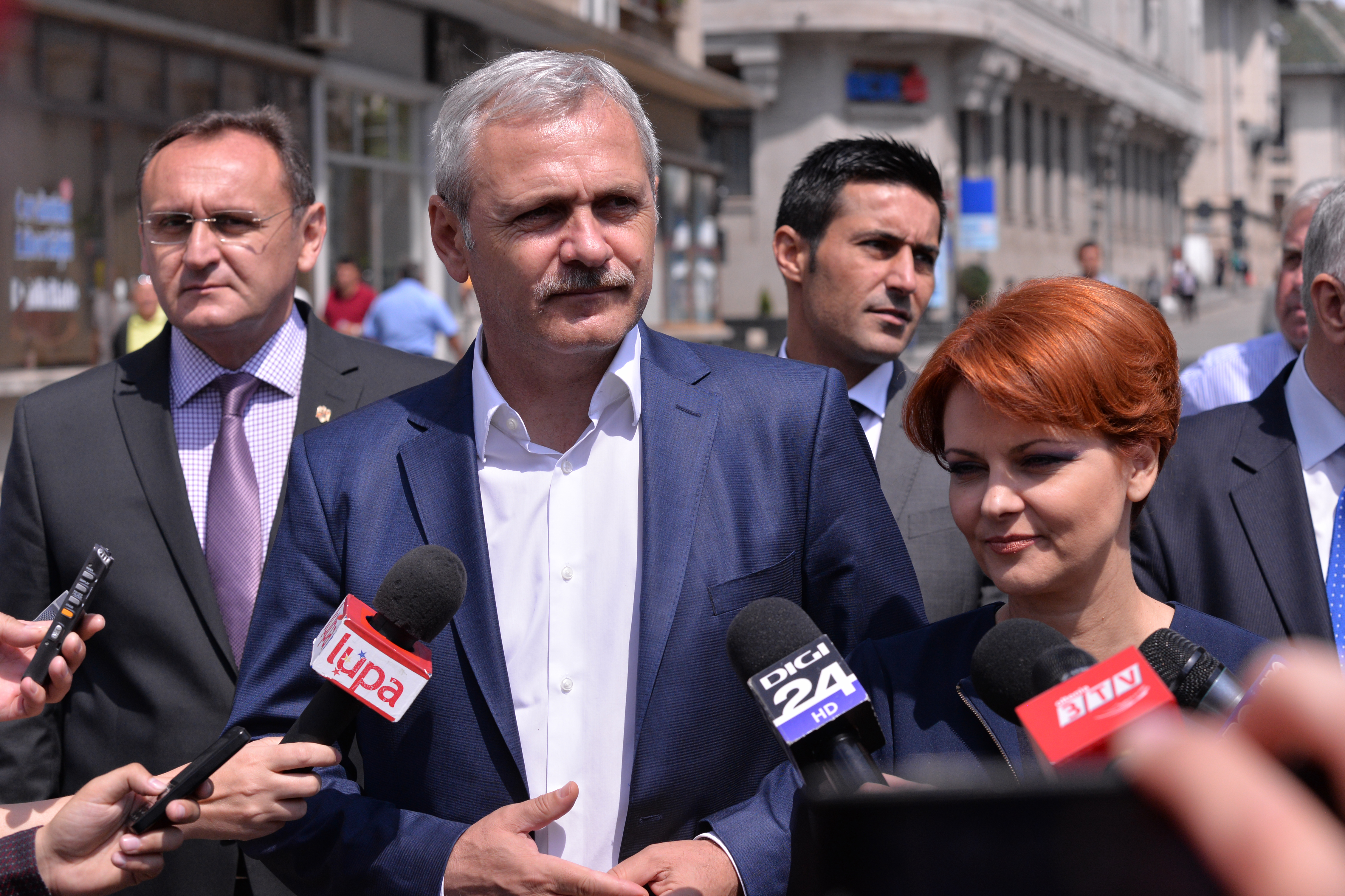 ADEVĂRATA SURPRIZĂ din noua lege a salarizării. Creșterea SPECTACULOASĂ a salariului minim în următorii cinci ani. LISTA completă a salariilor bugetarilor