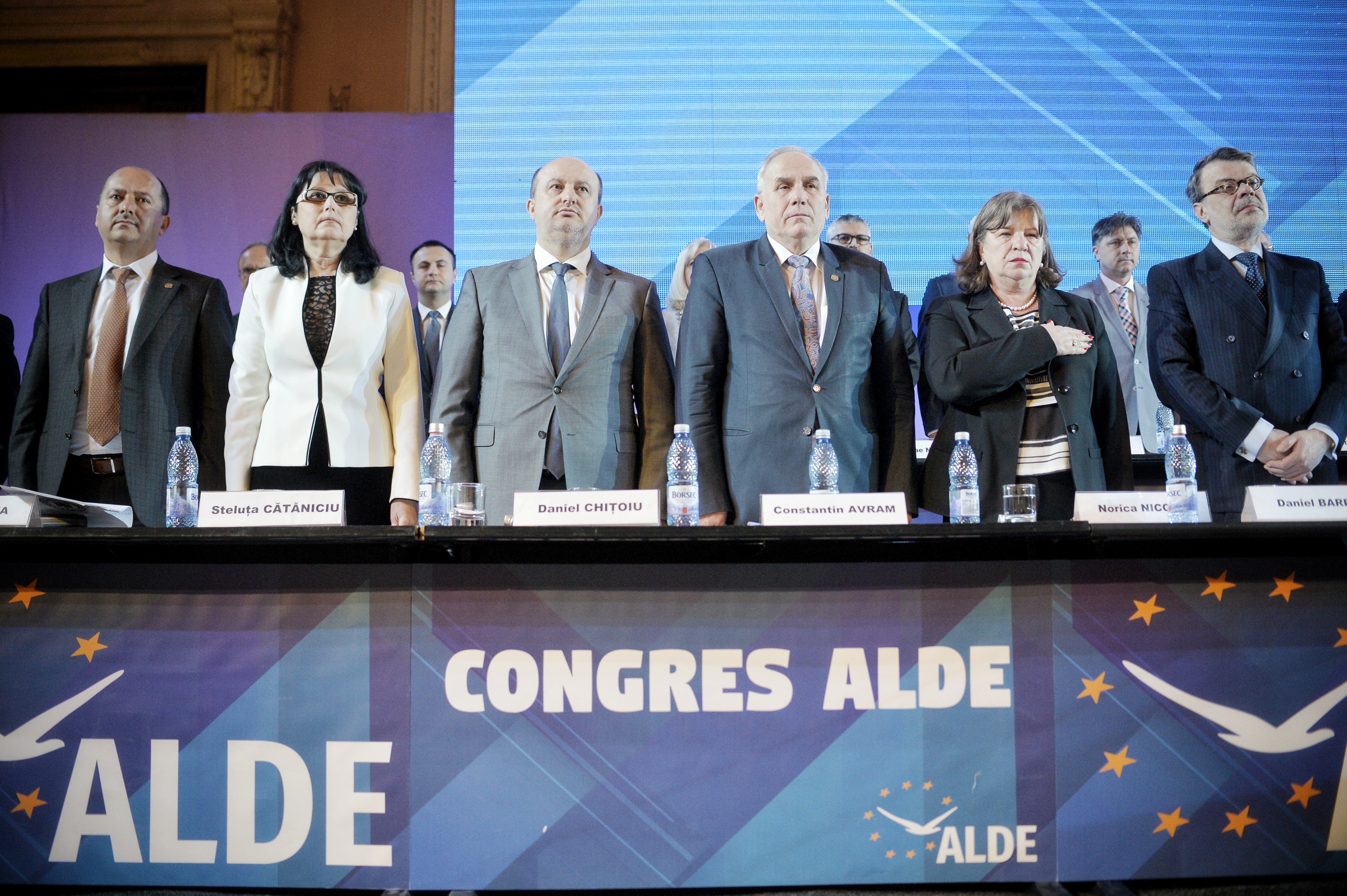 Din culisele congresului ALDE. Peripeții și momente amuzante. Peste 1000 de delegați, puși la grea încercare de tehnică