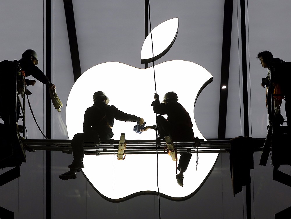 Gigantul nemilos: cum și-a îngropat Apple unul dintre cei mai vechi parteneri. "Cooperați sau nu veți mai exista"