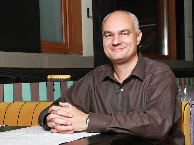 Cine este omul care a dezvoltat biroul local al Google