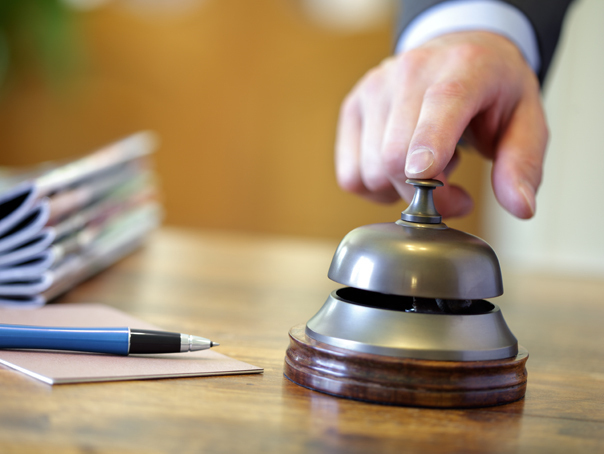 Șeful unuia dintre cele mai mari lanțuri hoteliere din lume mărturisește care este primul lucru pe care-l face când se cazează și de ce ar trebui să faci și tu asta