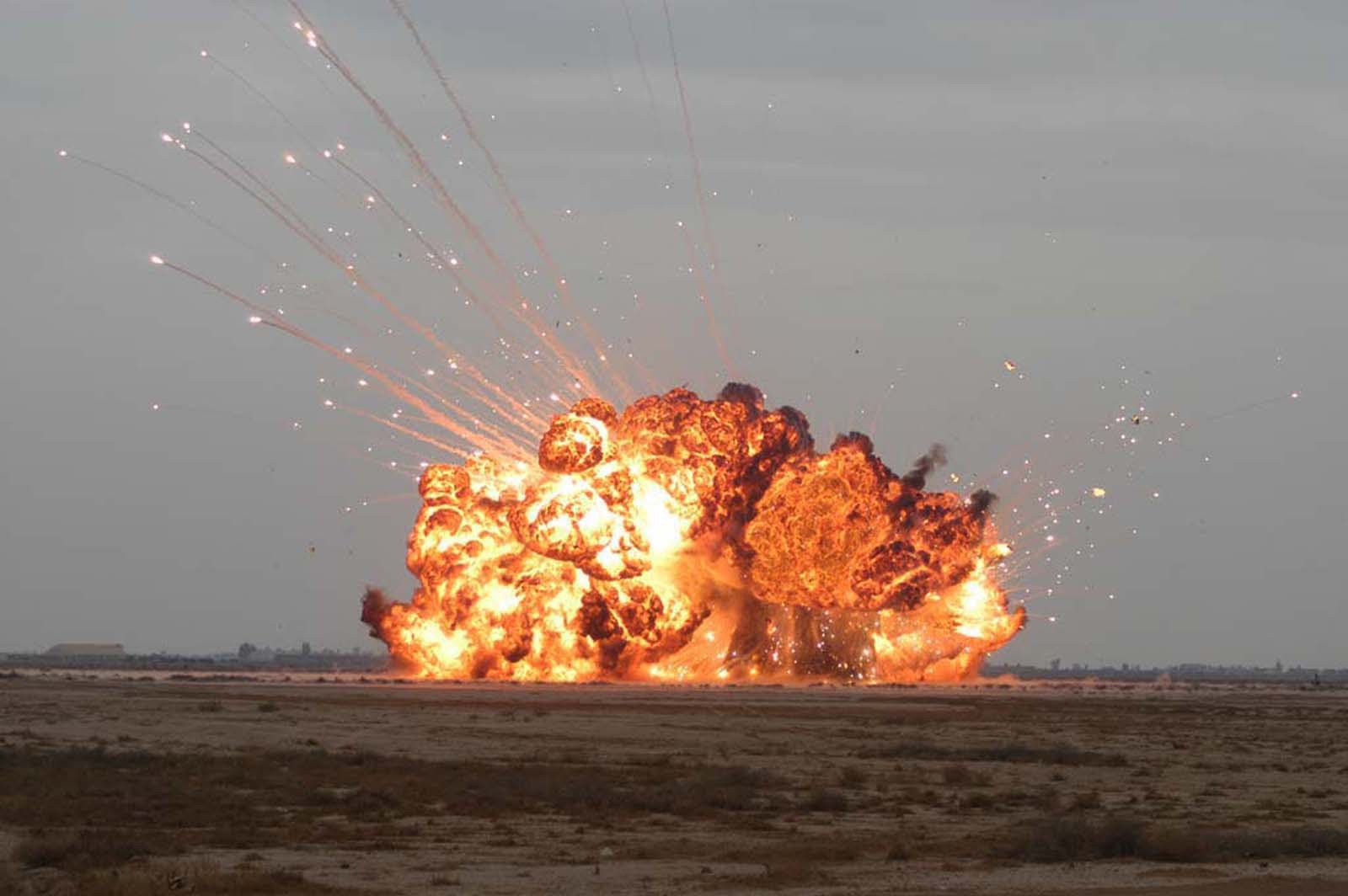 BREAKING NEWS: Bombardament MASIV al Statelor Unite în Afganistan. Pentru prima oară, Trump a lansat cea mai PUTERNICĂ bombă non-nucleară din dotare - VIDEO
