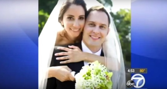 Soția i-a murit cu doi ani în urmă. Polițiștii s-au uitat la fotografiile ei de nuntă și au descoperit ceva de necrezut