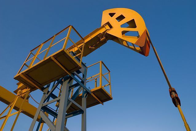 Prețul petrolului a crescut cu 2% ca reacție a atacului cu rachete al Statelor Unite în Siria