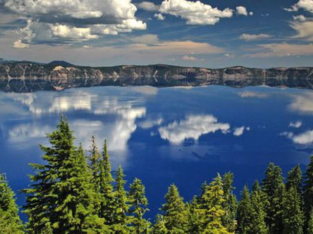De 100 de ani, la aceiași oră, în acest lac se întâmplă ceva extraordinar. Savanții sunt extrem de derutați