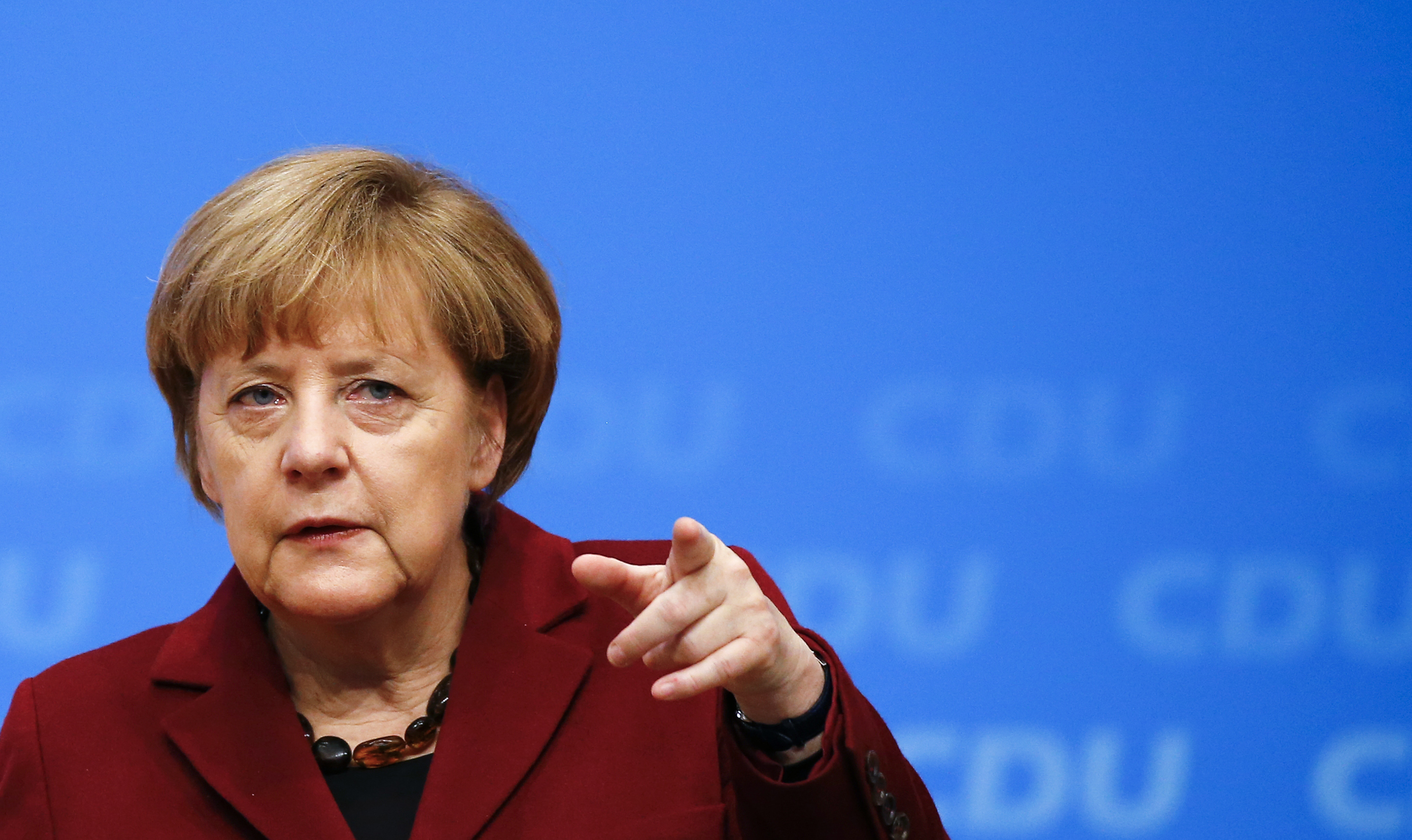 Angela Merkel pare să schimbe abordarea în relația cu Statele Unite