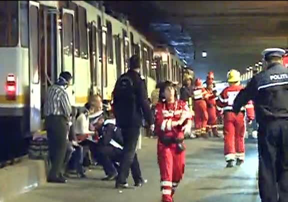 Accident la Pasajul Basarab. Două tramvaie cu călători s-au ciocnit