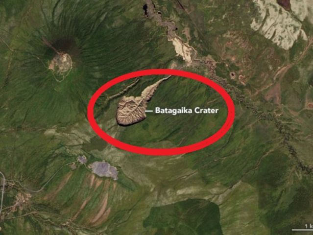 Imaginile NASA ale craterului Batagaika din Siberia scot la iveală un lucru EXTREM de îngrijorător - FOTO