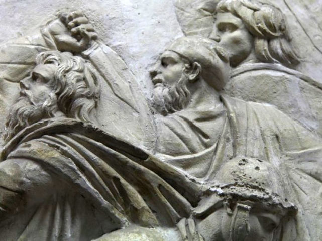 Detaliul cu Decebal de pe Columna lui Traian pe care puțini l-au sesizat, deși e acolo de peste 1900 de ani