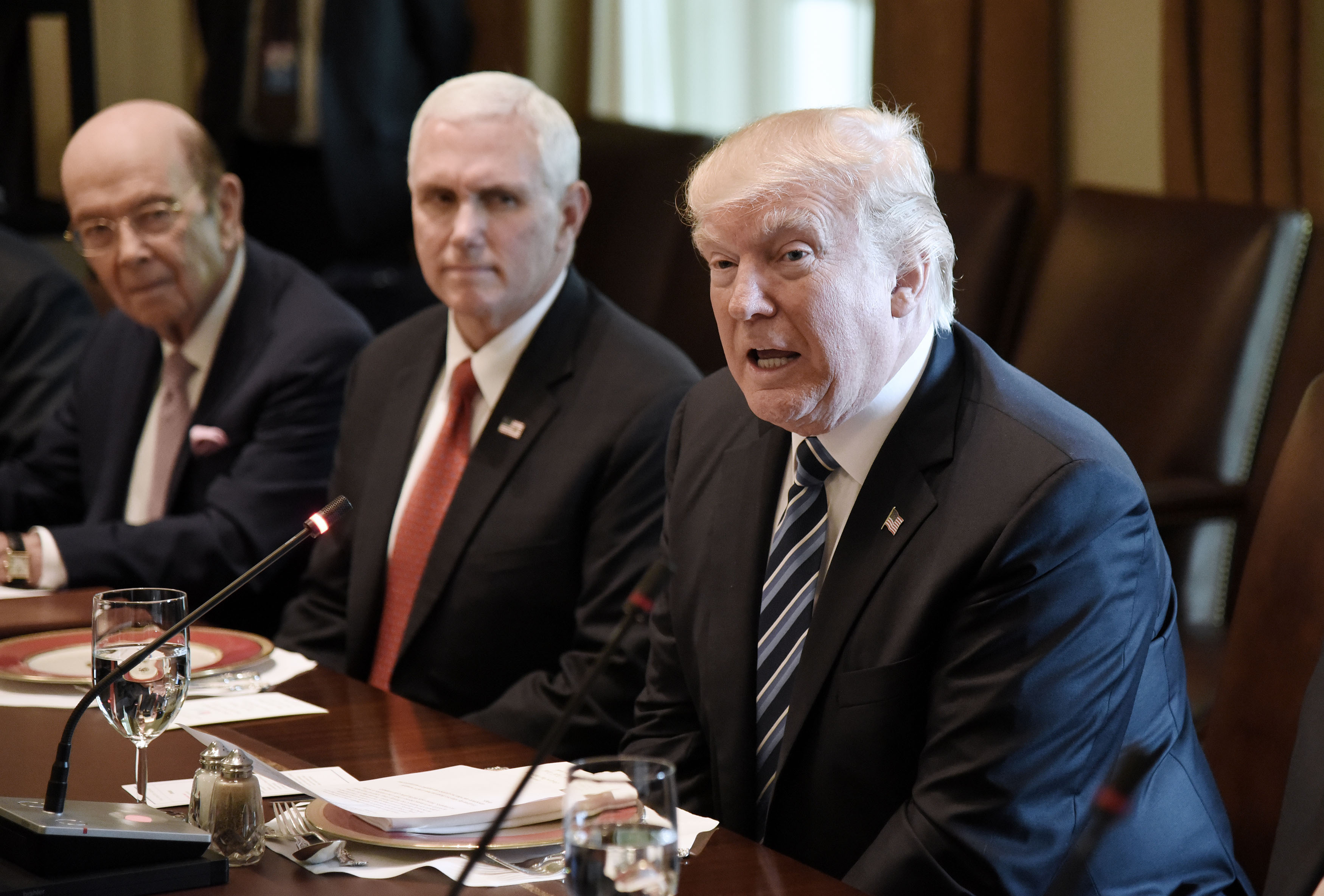Măsura RISCANTĂ pe care o va aproba Trump în domeniul bancar: "Există oameni care vor să revenim la vechiul sistem, nu?"