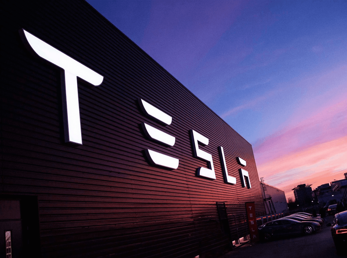 După 45 de ani, un secret enorm iese la iveală. Cum arăta prima mașină Tesla, construită acum aproape jumătate de secol?