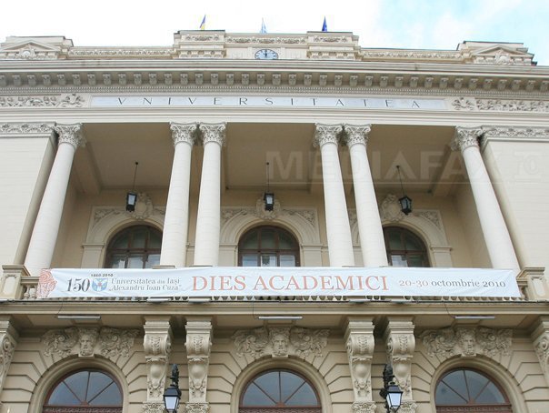 Senatorii au majorat salariile directorilor și secretarilor șefi din universități