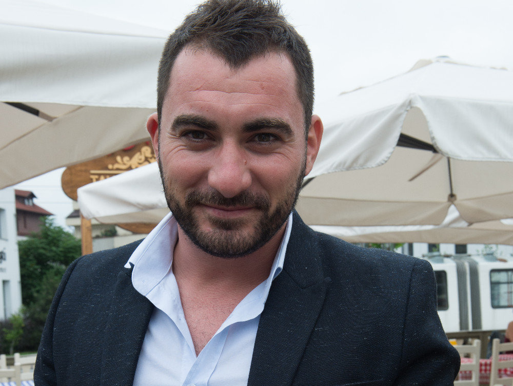 Și-a dorit o afacere și, pentru că nu avea nicio idee, a căutat-o pe Google. Utilizează o resursă care crește singură în bălțile din România