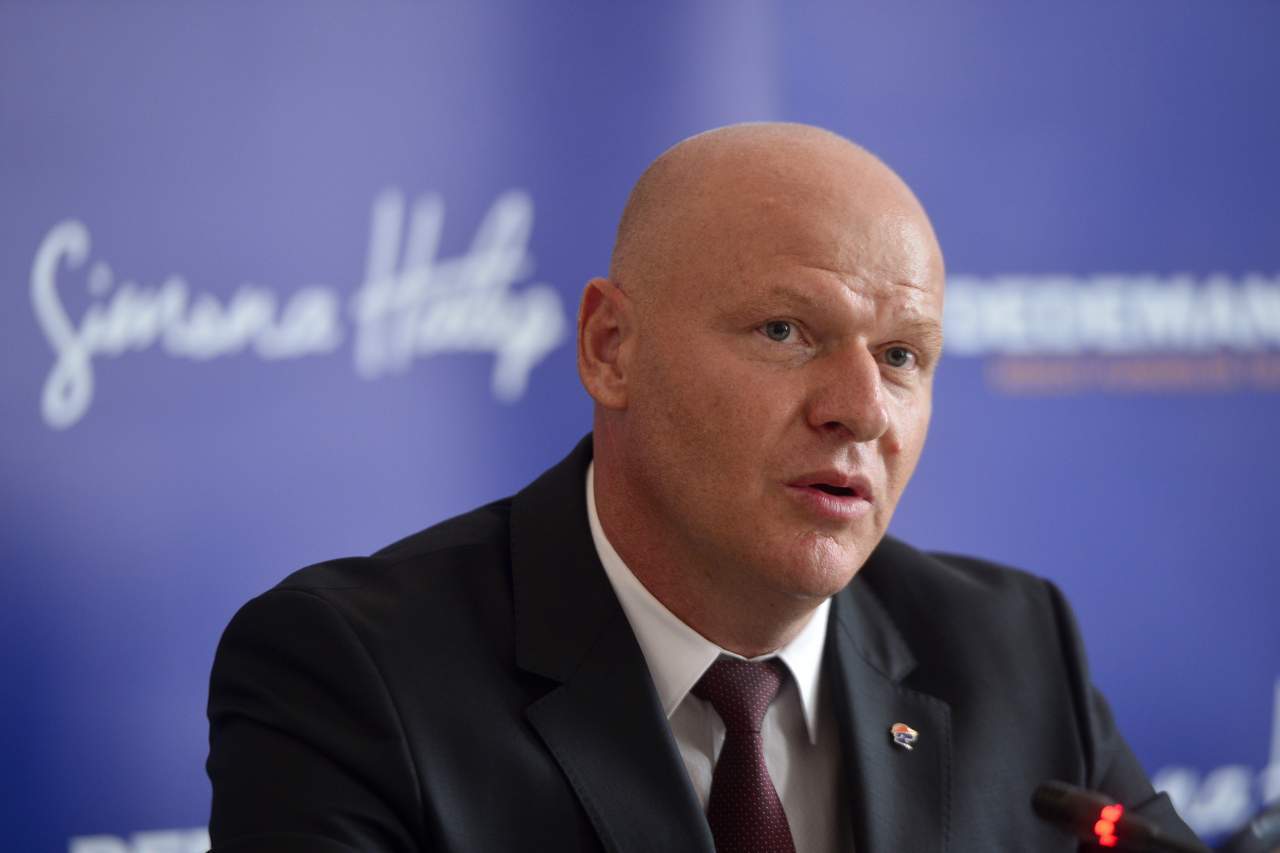 "Ai făcut atâta școală ca să te faci un speculant?” - povestea fondatorilor Dedeman, compania locală de 1,2 mld. euro