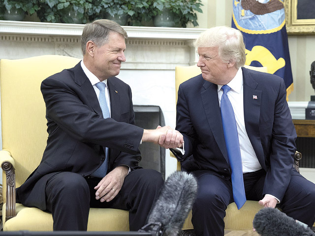ȘOC la Casa Albă: O româncă a reușit să-l facă pe Trump să spună ce n-au reușit șefii de stat din UE și Angela Merkel. Declarația INCENDIARĂ a făcut înconjurul lumii. Liderii UE sunt U
