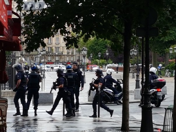BREAKING NEWS! Atac în inima Parisului, la numai câteva zile după tragedia din Londra