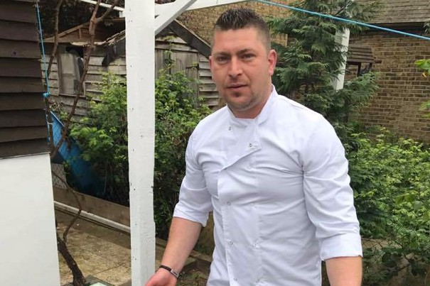 „Eroul” cu făcăleț de la Londra se teme pentru viața lui. Ce solicitare a făcut acesta către Ambasada României
