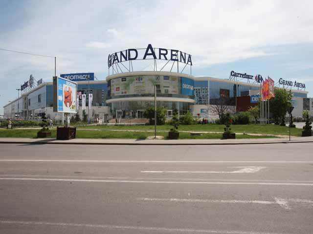 O primărie din București se mută în mall. Care sunt motivele