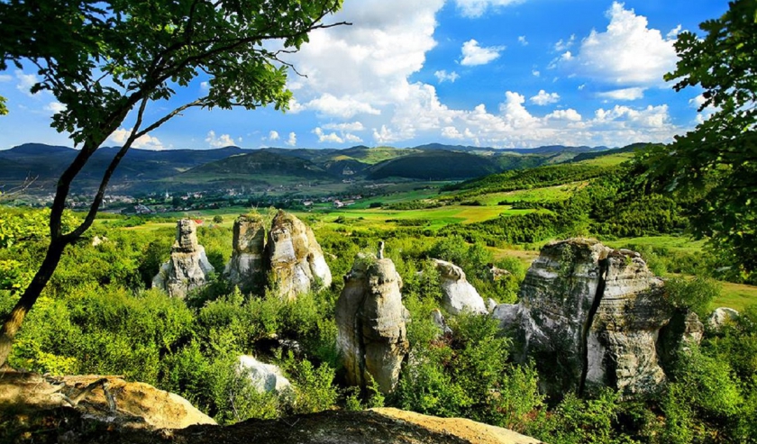 Grădina Zmeilor din România. Uriașii din piatră care atrag turiștii