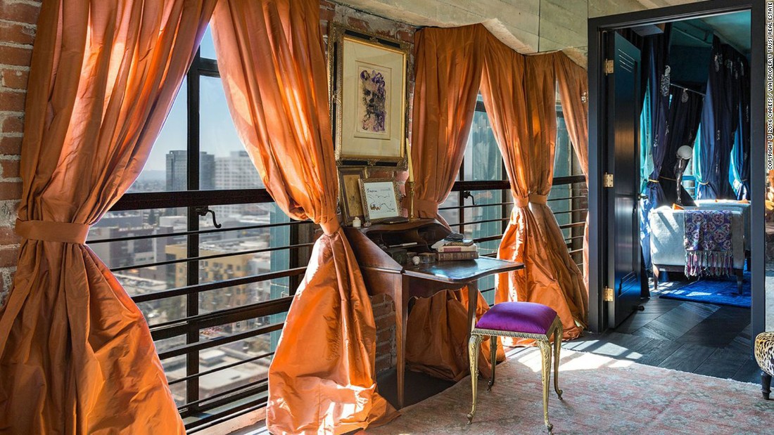 Imagini uluitoare din casa de 12 milioane de dolari a lui Johnny Depp - GALERIE FOTO