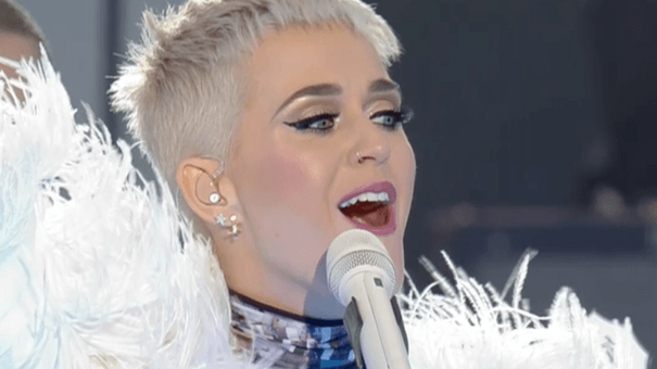 FOTO Costumul impresionant al lui Katy Perry de la concertul One Love Manchester. Ce semnificație specială a avut