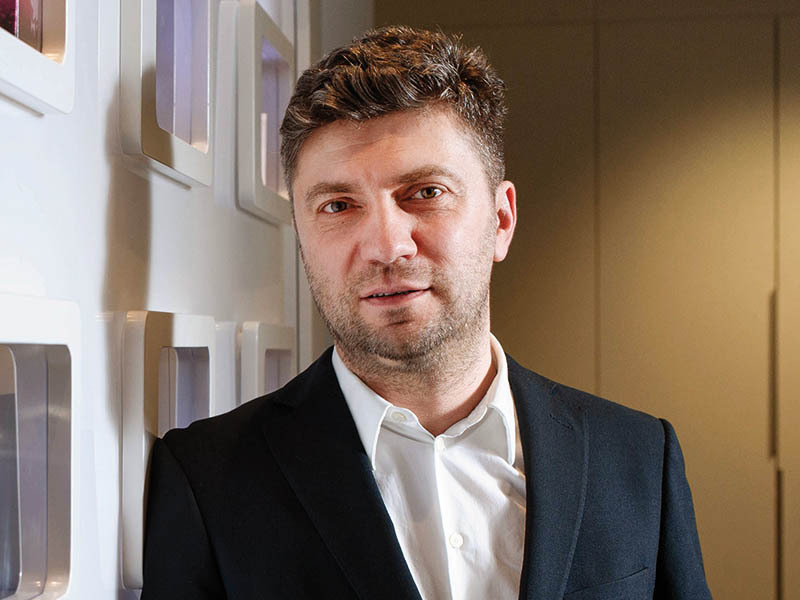 Hobby de CEO: Răzvan Afenduli, general manager al Coty România:”În sport nu ai voie să «păcălești» jocul: dacă te dăruiești, atunci vei câștiga. Exact așa e și în business“