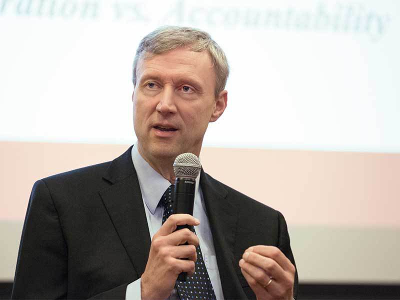 Omul care a salvat economia SUA și, foarte probabil, pe cea mondială