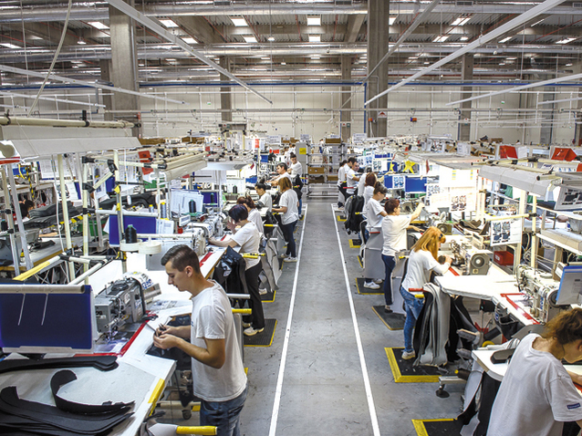 Un producător de componente auto recrutează 100 de oameni pentru fabrica de tapiserii auto