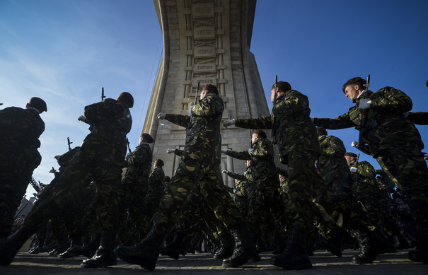 Ce prevede proiectul OUG prin care se schimbă modul de calcul al pensiilor militare. De ce se tem oamenii din sistem