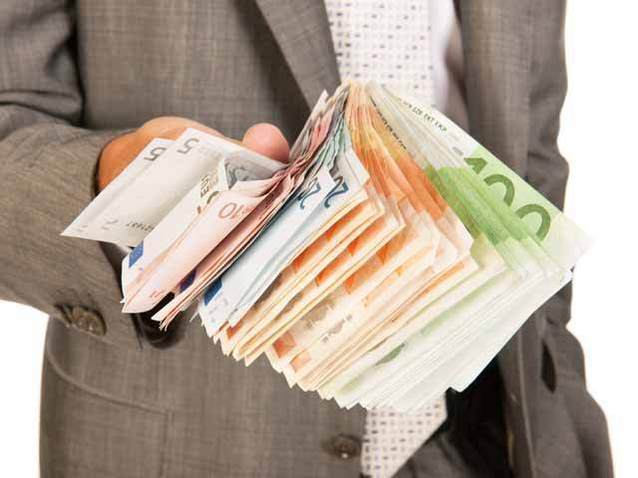 Cum traduc specialiștii bombele fiscale ale PSD: „Pe principiul poporului, tot în boul care muncește dai"
