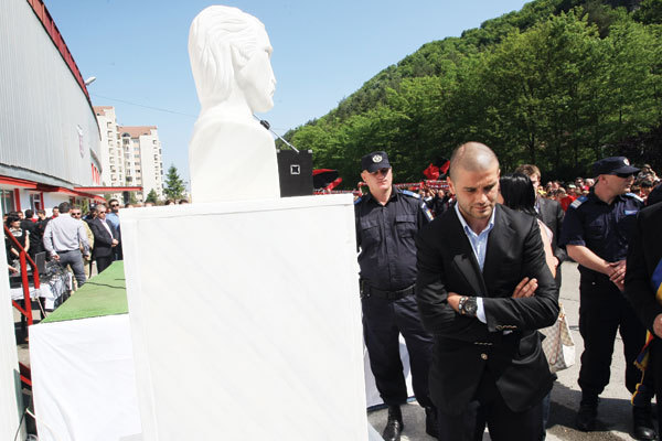 REVOLTĂTOR e puțin spus! Incredibil: ce s-a ales de statuia cu care se mândreau toți românii