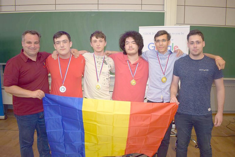 Performanță rară pentru învățământul românesc: medalie de aur la Olimpiada Europei Centrale de Informatică cu punctaj maxim. Niciun oficial nu a întâmpinat delegația la aeroport