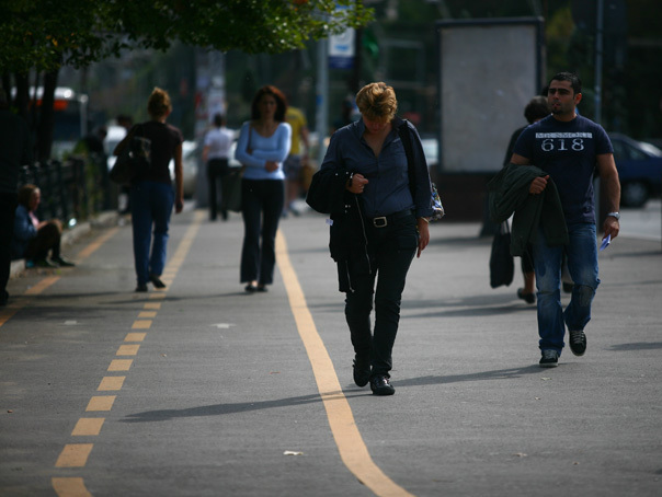 70% dintre români cred că banii din taxe și impozite sunt risipiți, în loc să ajungă la sănătate
