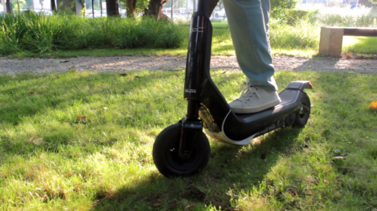 Gadget Review: Cu trotineta Nilox Doc Pro la plimbare prin oraș - VIDEOREVIEW