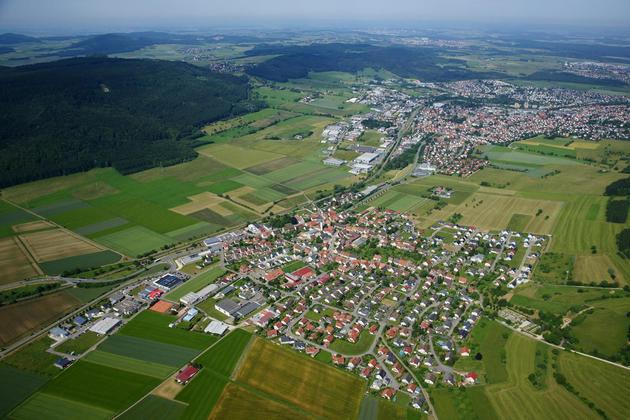 Orașul din Germania aflat la granița cu Elveția și Franța in care aproape un sfert din locuitori sunt români