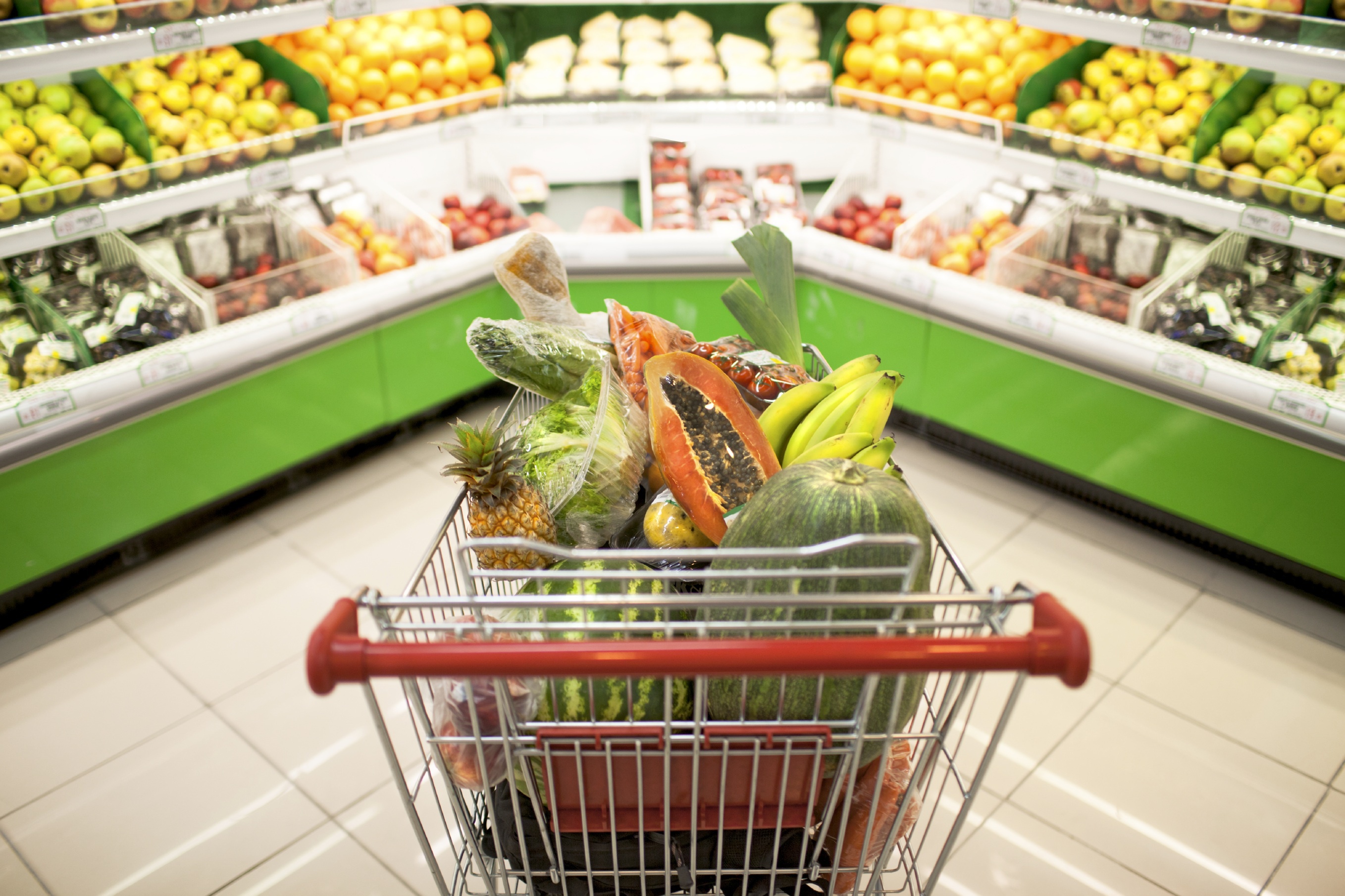 În timp ce unii producători români se plâng de o conspirație a marilor lanțuri de supermarket-uri împotriva lor, un producător din Ialomița a dat lovitura