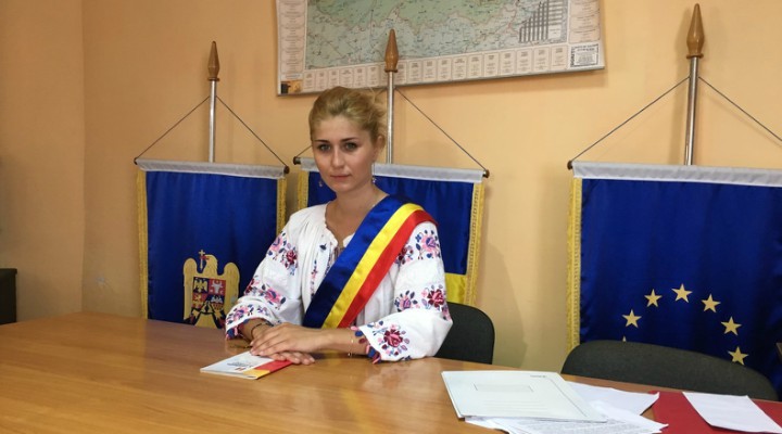 Primarul din România care își donează salariul pentru reabilitarea școlii din localitate