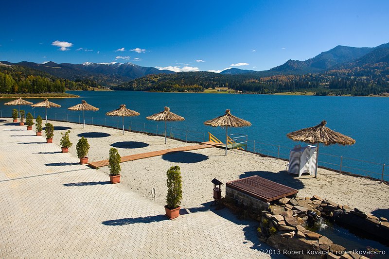 Stațiunea cu cel mai curat aer din România, asaltată de turiști. „Așteaptă și câte o oră să se așeze la masă”
